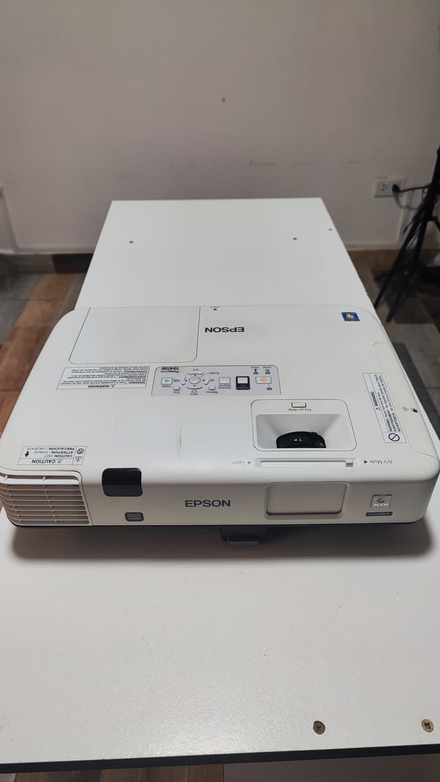 Proyector PowerLite 1945W WXGA 3LCD Epson 4200 - Proyector Reacondicionado en Lima, Perú