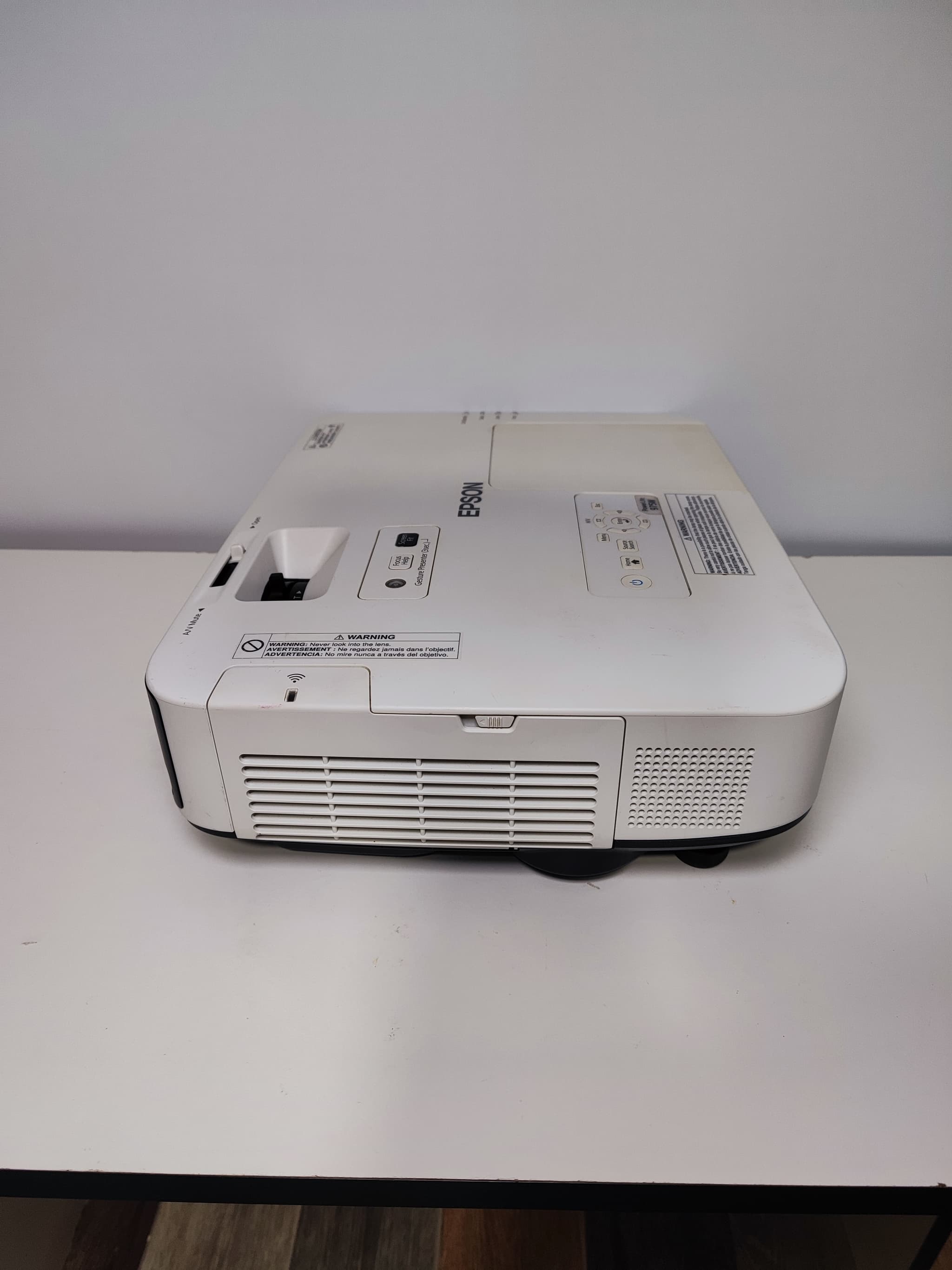 Epson PowerLite 975W Epson - Vista 3 del proyector Reacondicionado