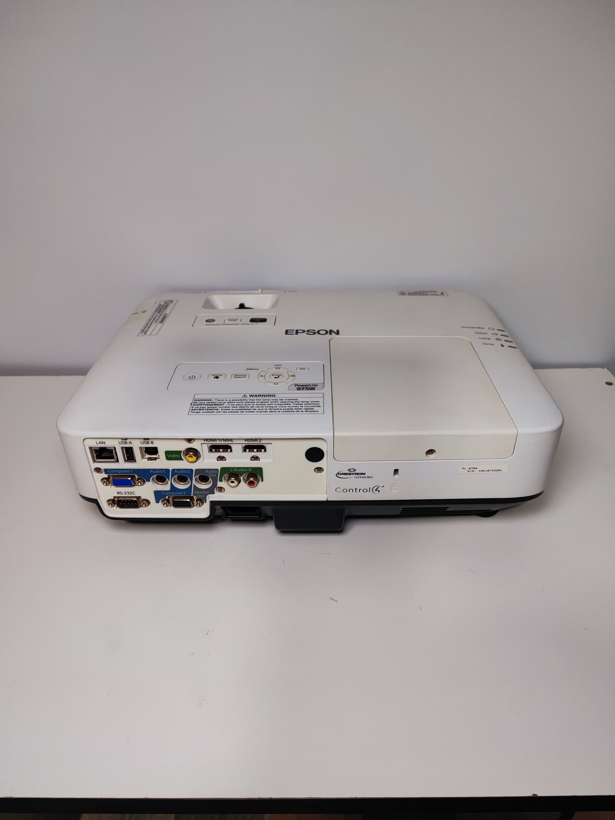 Epson PowerLite 975W Epson - Vista 4 del proyector Reacondicionado