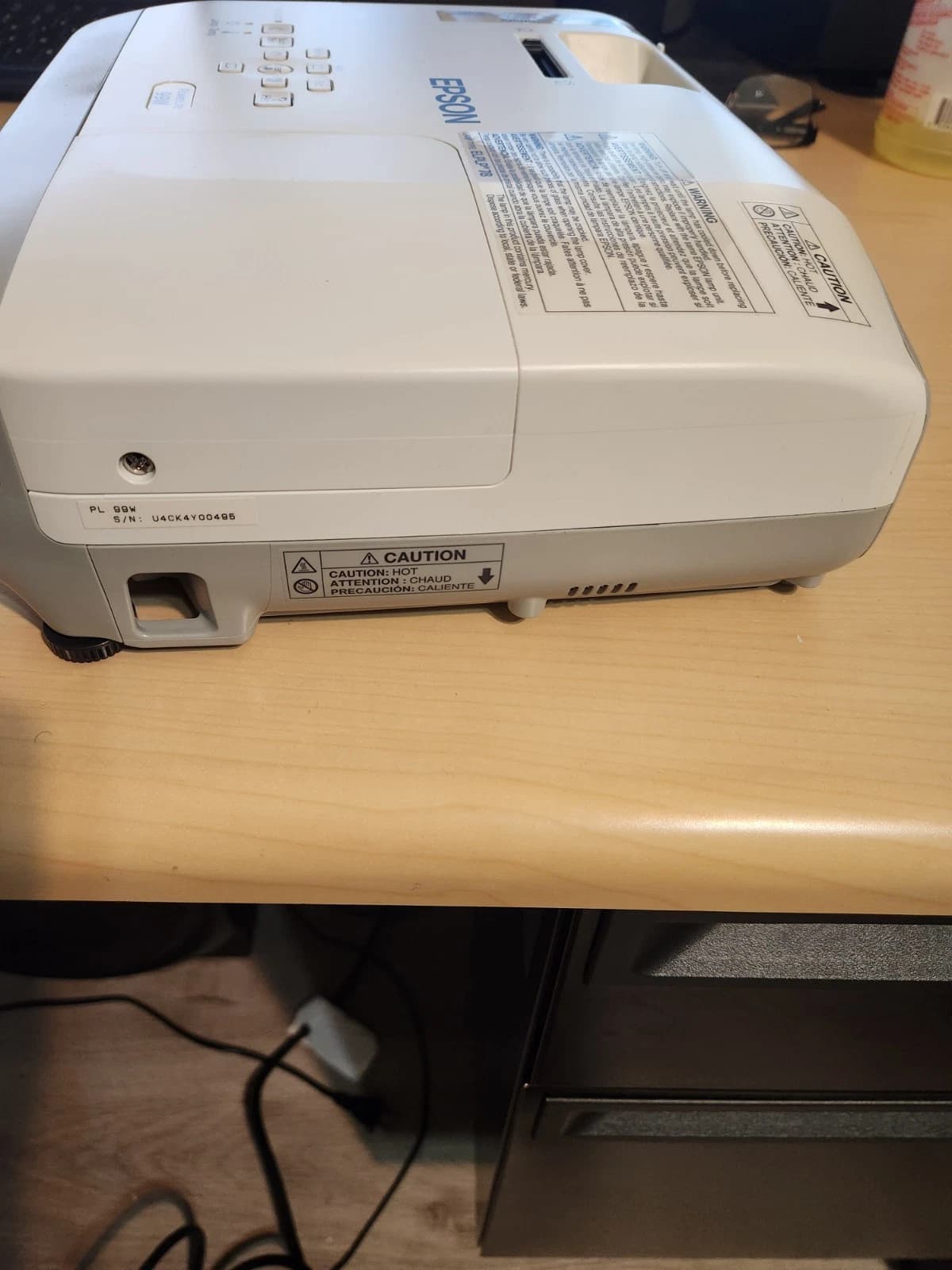 Proyector Epson 99W - H578A WXGA 3000 Lúmenes - Lote 30 Unidades Epson - Vista 4 del proyector Reacondicionado