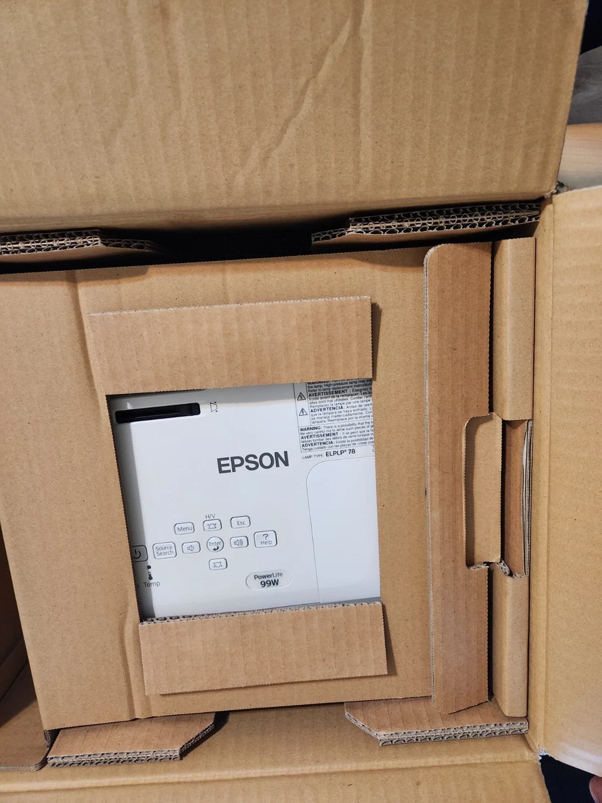Proyector Epson 99W - H578A WXGA 3000 Lúmenes - Lote 30 Unidades Epson - Imagen principal del proyector Reacondicionado
