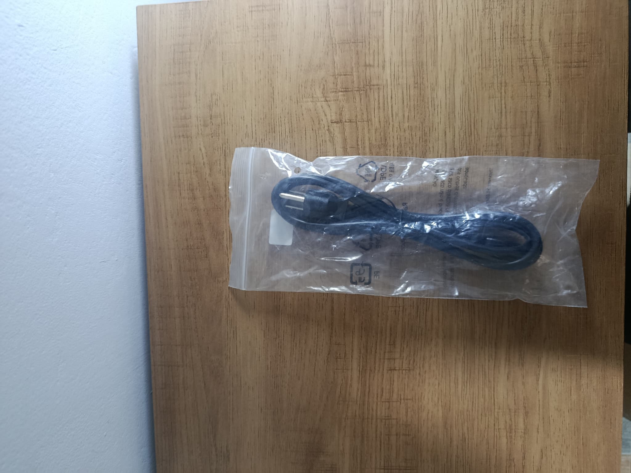 Cable de poder para proyector Standar - Vista 3 del proyector Nuevo