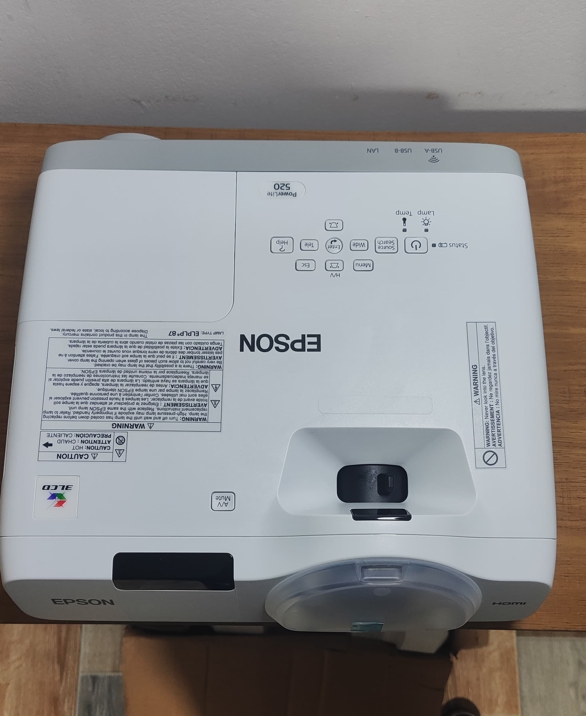 Proyector Epson 520 - Tiro Corto 2700 Lumens Epson - Vista 9 del proyector Nuevo
