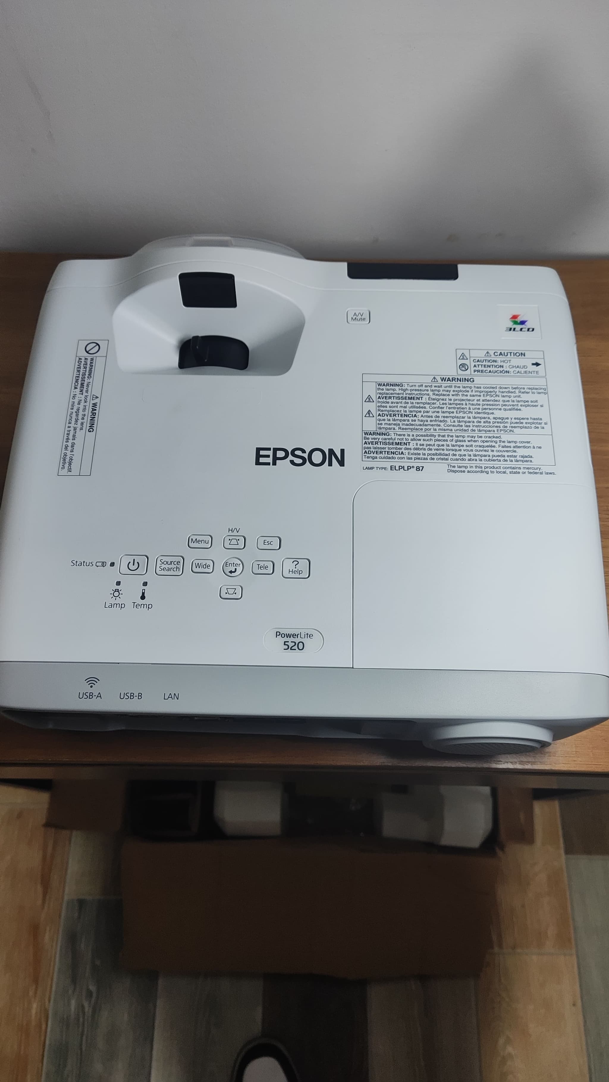 Proyector Epson 520 - Tiro Corto 2700 Lumens Epson - Vista 11 del proyector Nuevo